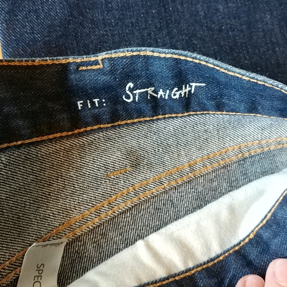 EUC Eddie Bauer Authentic Jean Straight Fit - Picture 7 of 11